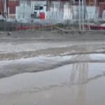 Улица в София се е превърнала в кално блато