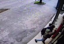 Арестуваха злосторника, който счупи стъклото на българското посолство в Скопие /вижте видео от нападението/