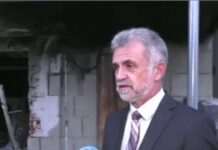 Мъж с качулка преби адвокат