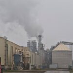 „Кроношпан“ спира част от дейността си, обжалва в съда заповедта на РИОСВ