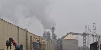 „Кроношпан“ спира част от дейността си, обжалва в съда заповедта на РИОСВ