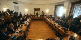 Правната комисия ограничи на второ четене до 20 изборните секции извън ЕС