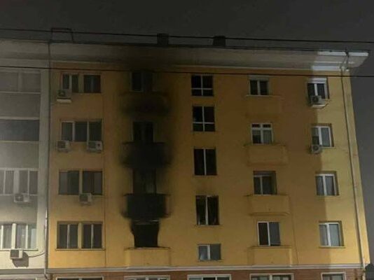 Жена загина при пожар в София, четирима пострадаха, сред тях 2 деца