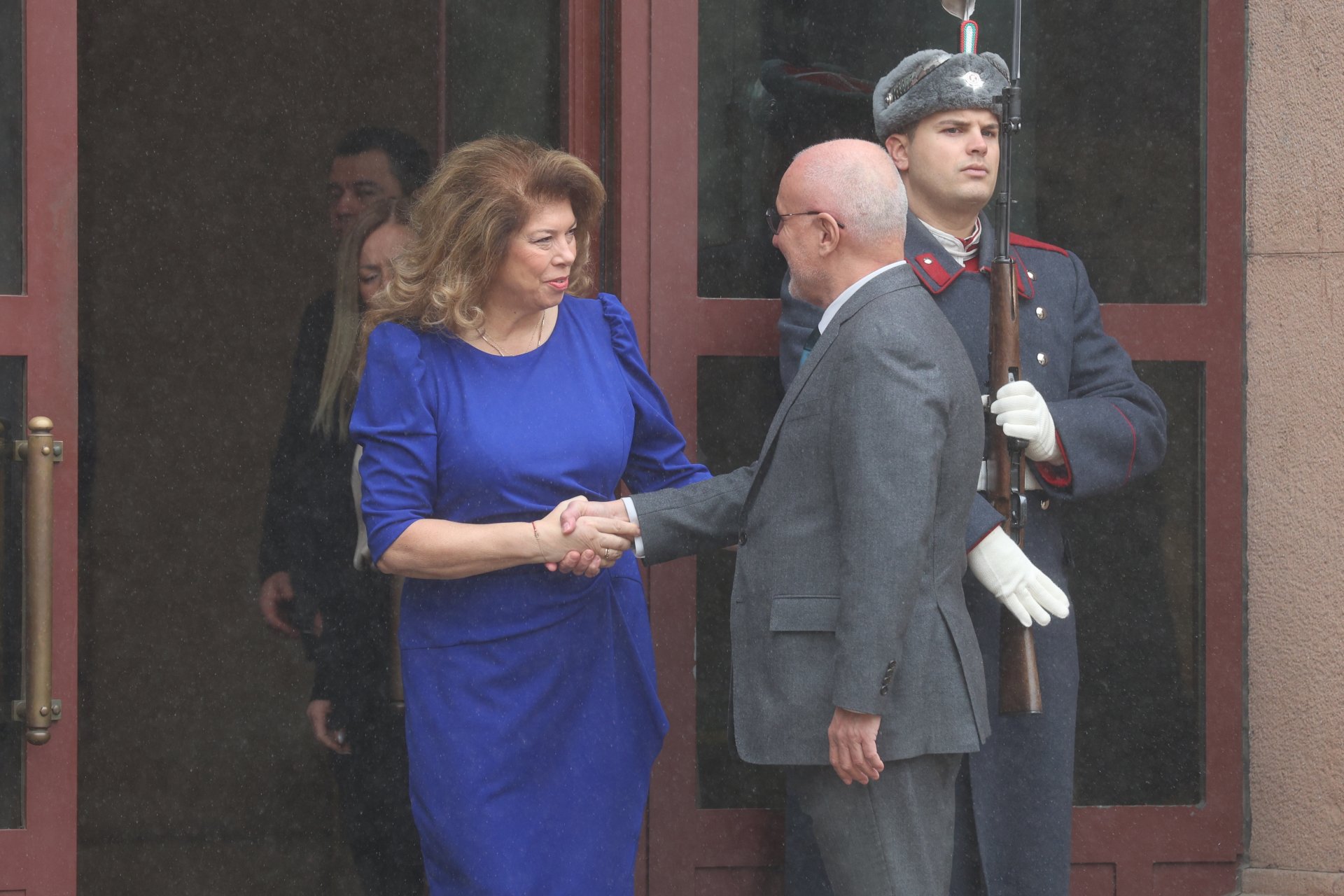 Българските граждани дават много добър пример на политиците – спокойствие