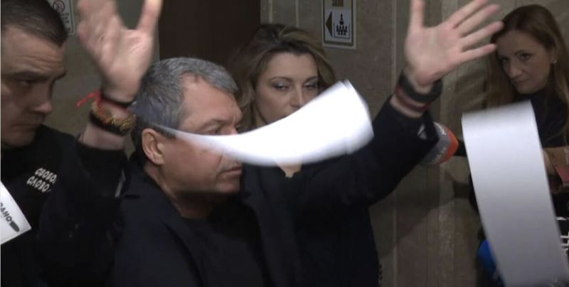 В кулоарите на парламента Тошко Йорданов председател на парламентарната група