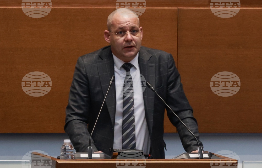 Разпоредена е проверка на издаването на разрешителни за оръжия по