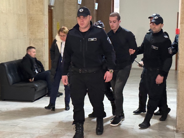 Бургаският окръжен съд остави без изменение мярката за неотклонение на