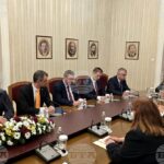 АПС се опитва да убеди Йотова, че бившият шеф на ПГ на ПП Андрей Гюров е отдалеченият кандидат за премиер