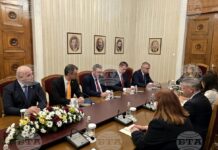 АПС се опитва да убеди Йотова, че бившият шеф на ПГ на ПП Андрей Гюров е отдалеченият кандидат за премиер