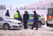 Тримата мъже, открити край хижата, са простреляни в главата, до телата им са открити пистолети