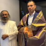 Сектата на лама Калушев действа необезпокоявана под закрилата на висшата политическа номенклатура начело с ПП-ДБ и Румен Радев