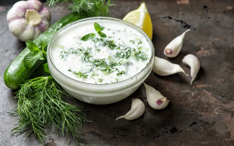 Популярната българска салата Снежанка се нарежда на първо място сред