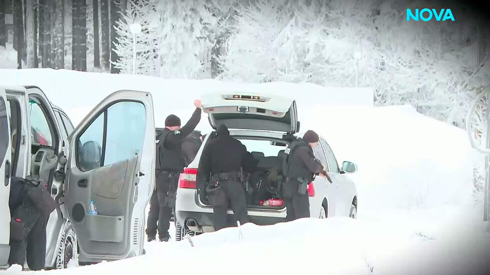 При огледите в хижата е открита литература на сексуална тематика