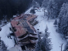 Вижте как сектантите се кланят пред „лама“ Ивайло Калушев, когато пристига в хижа „Петрохан“ /видео/