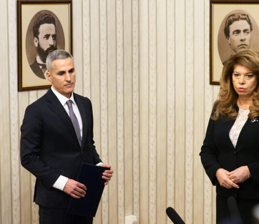 Гюров представя утре състава на служебния кабинет на Йотова