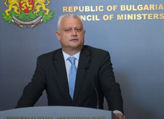 По плана и разпореждането на Мирчев и Гнома: Дечев започна с отстраняването на първите пет директора на ОДМВР