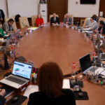 Гюров се отметна за параваните за гласуване, прехвърли топката на общините