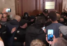 Напрежение пред кабинета на главния прокурор в Съдебната палата