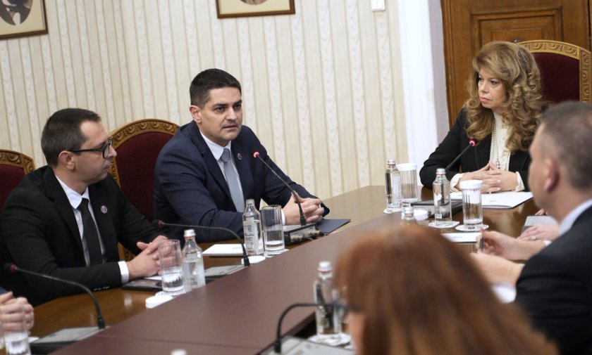 В 11 30 ч започна срещата на президента Илияна Йотова