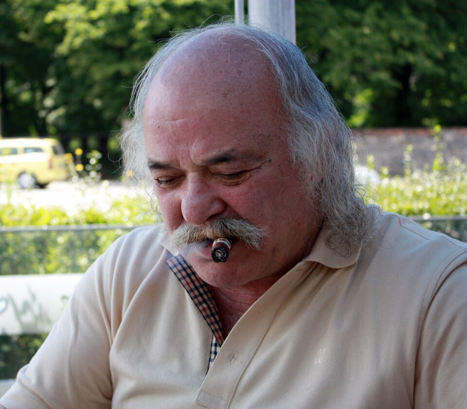 Помощник на покойния Боян Радев бе задържан след сигнал че