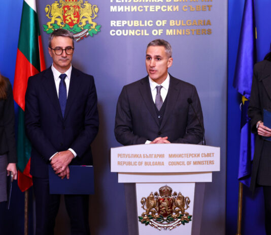 Кабинетът „Гюров“ отказва да спре покачването на цената на водата, ударът със сметките за ток обяснява с високото потребление