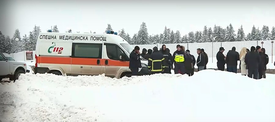 Двама се издирват по разследването за убитите трима мъже в