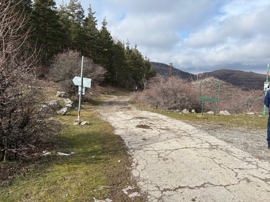 Установена е стрелба вътре в кемпера няма данни за такава