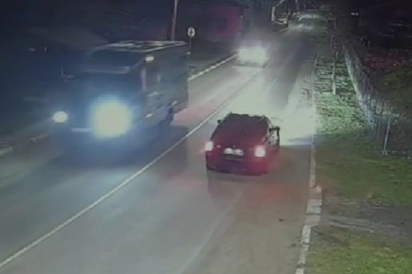 Кадри показват операцията по преместването на кемпера на Ивайло Калушев