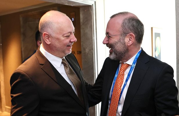 Председателят на Европейската народна партия Манфред Вебер пожела успех на