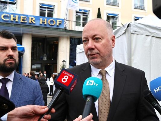 Желязков: България ще участва в първата среща на Съвета за мир