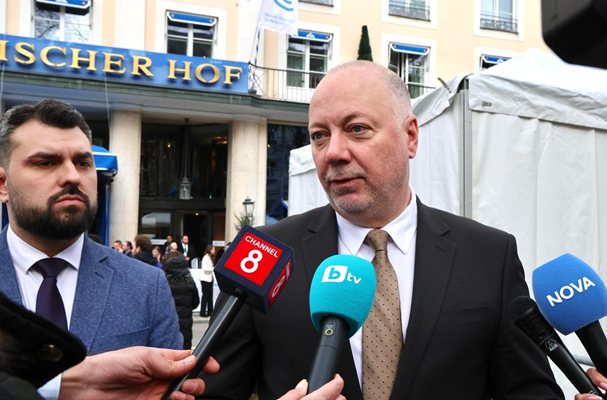 България ще участва в първата среща на Съвета за мир