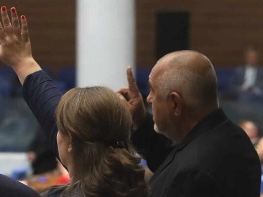 Деница Сачева: Никога не си тръгвам, когато е трудно