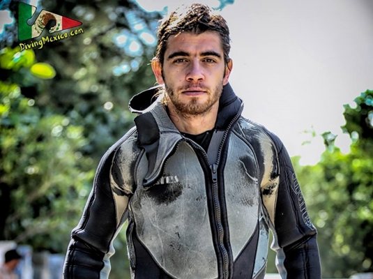 В Мексико се намира Деян Илиев който откри телата в