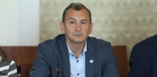 Служебният здравен министър-сексуален терминатор: Подарявайте на жените си вибратори, за добър секс е нужен съспенс