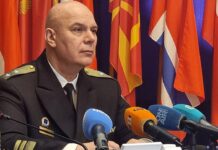 Командирът на Военноморските сили: Невъзможно е да се проникне в потъналия рибарски кораб, не са установени пробойни по корпуса