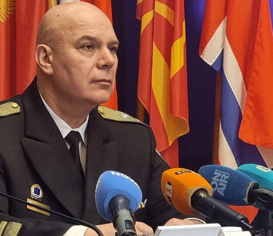 Командирът на Военноморските сили: Невъзможно е да се проникне в потъналия рибарски кораб, не са установени пробойни по корпуса