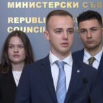 Комсомолец от ПП се прави на „независим“ на срещата с Гюров. Баща му е шеф на софийските гробища и не успял кандидат за кмет на ППДБ