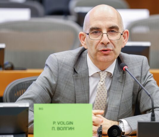 Петър Волгин защити Жак Бо и Ксавие Моро, поставени в черния списък на ЕС
