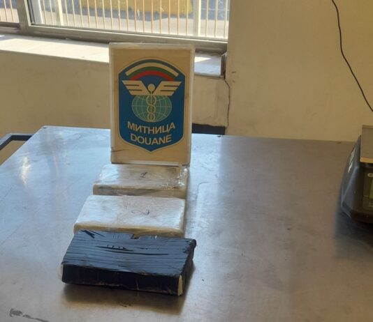 Кокаин за близо 300 000 евро открит в тир на Капитан Андреево