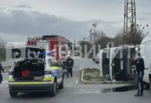 Два буса се удариха на кръстовище в Ямбол