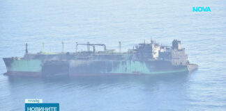 Изоставен руски танкер с втечнен газ се носи неуправляемо край италиански остров