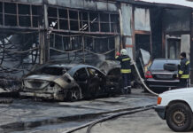 Голям пожар в Хасково – огънят изпепели 50 коли в автоморга