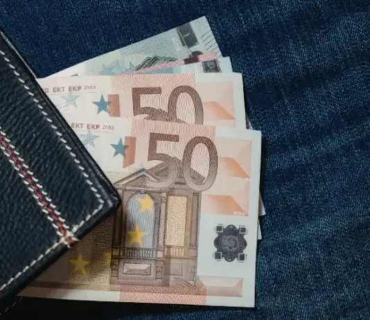 Две деца на 10 г. намериха портмоне с 450 евро и го върнаха на собственичката