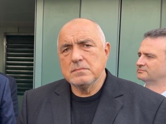 Борисов за сужебния кабинет :Бащата“ знаем кой е, Румен Радев, а „майката“ коя е?