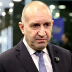 Радев ще бъде кандидат-депутат. Призова служебното правителство „да си извади главата от пясъка“