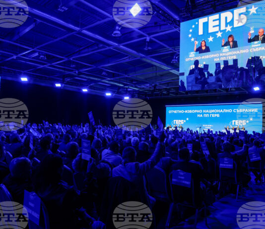 Единодушно Националното събрание на ГЕРБ преизбра Бойко Борисов за председател на партията