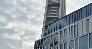 Ирански дрон удари международния финансов център в Дубай