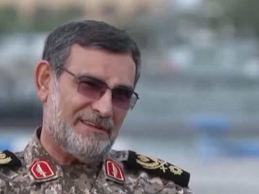 Иран потвърди смъртта на командващия флота Алиреза Тангсири