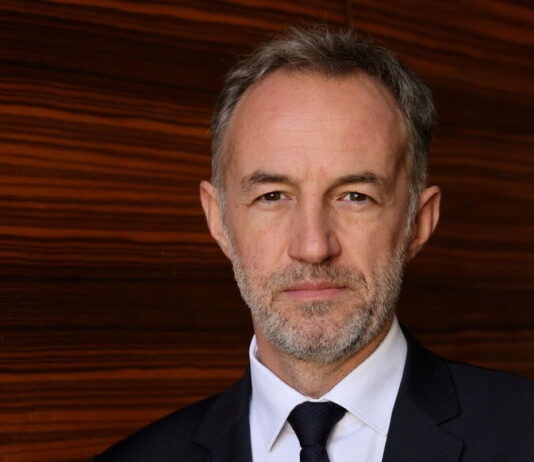 Кмет социалист ще управлява Париж