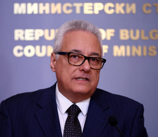 МВнР: Иран изпрати нота заради американските самолети на летището, но няма повод за тревога